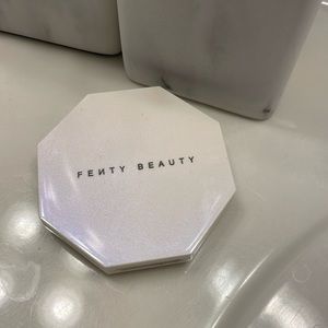 Fenty beauty highlighter
